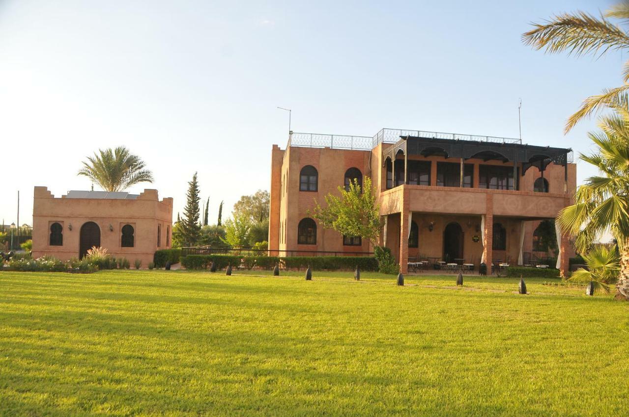 Riad Mhidou Ouled Jelal Esterno foto