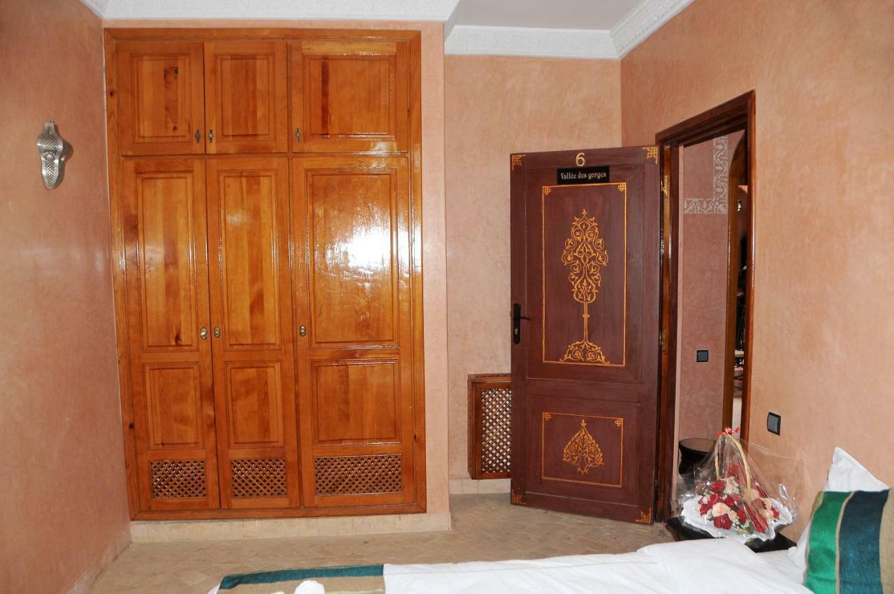 Riad Mhidou Ouled Jelal Esterno foto